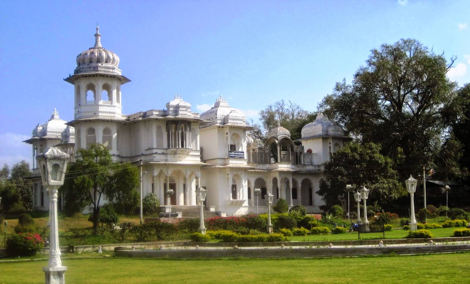 Scenic Landscapes and Gardens